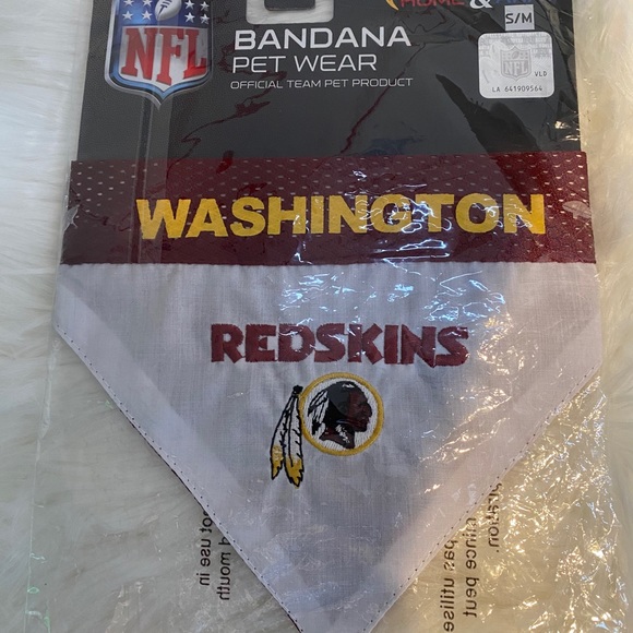 NWT NFL Washington Redskins Pet Bandana S/M - Picture 5 of 8